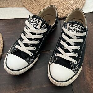 Size 6.5 Women’s Converse